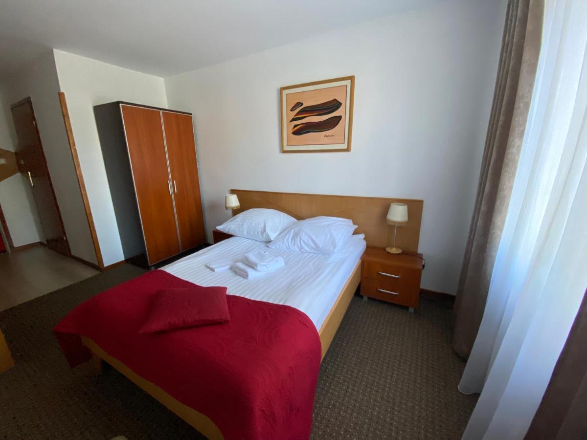 Aparthotel Obiekt "Czarny Rycerz" Jastrzębie Zdrój Exteriér fotografie