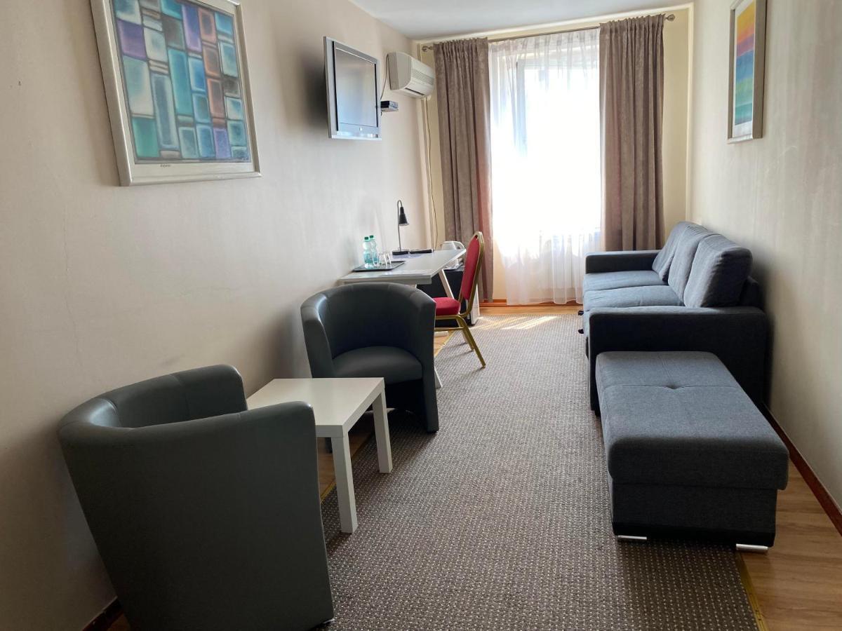 Aparthotel Obiekt "Czarny Rycerz" Jastrzębie Zdrój Exteriér fotografie